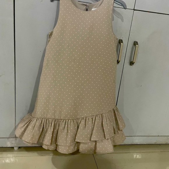 H&M Other - H&M sleeveless georgette material, frills at the front bottom. Size 4-6 year